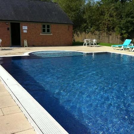 Castleford Cottage , Lowermill Estate Somerford Keynes Ngoại thất bức ảnh