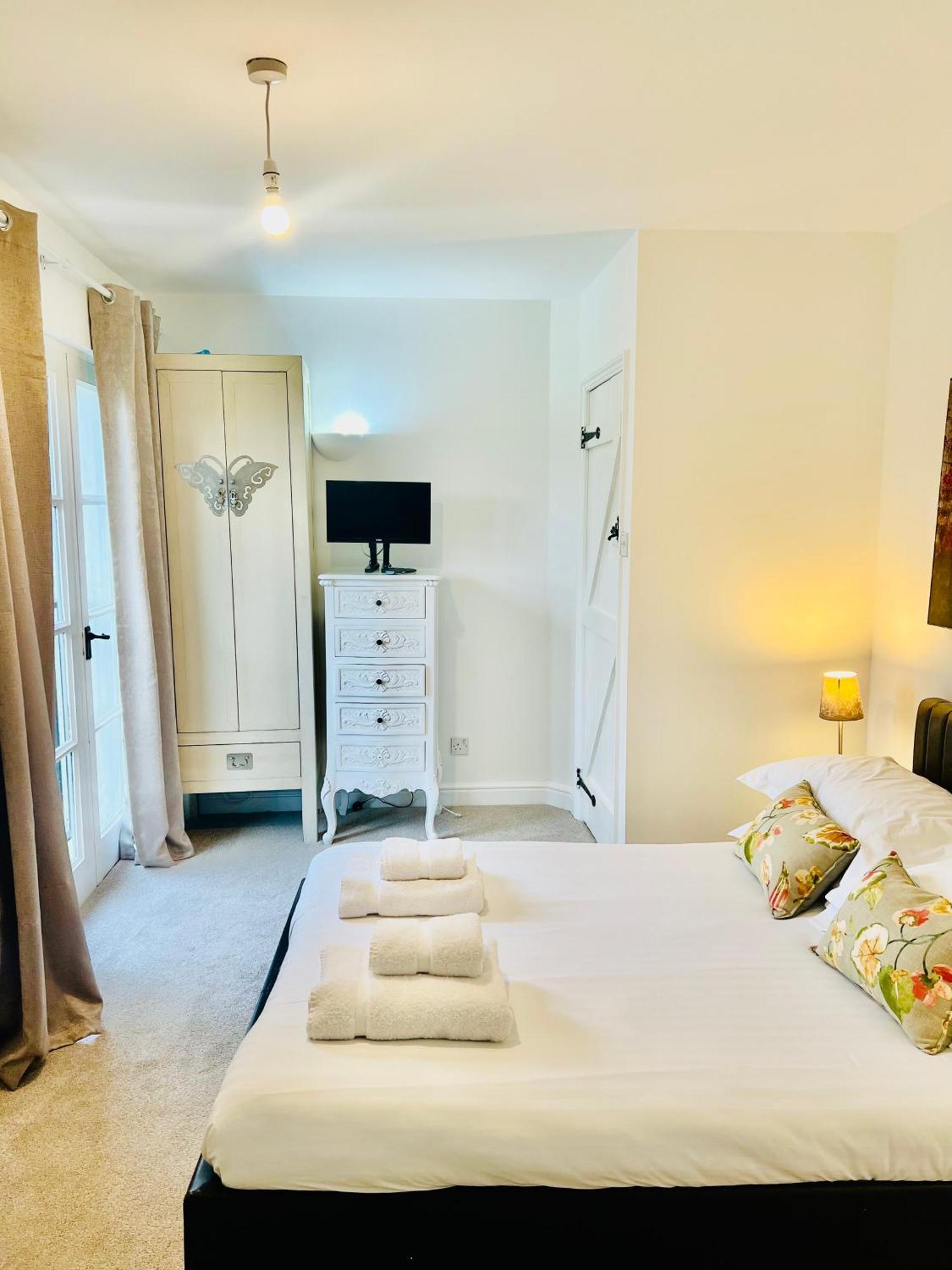 Castleford Cottage , Lowermill Estate Somerford Keynes Ngoại thất bức ảnh